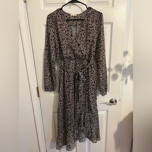 Elegant Gray Leopard Print Wrap Dress